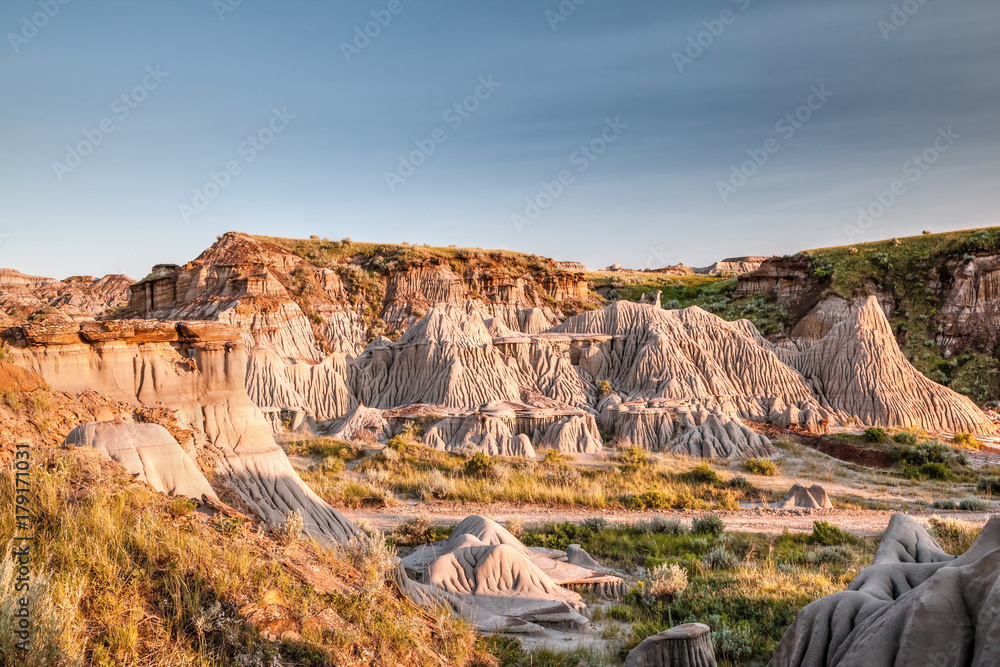 Obraz premium Badlands z Dinosaur Provincial Park w Albercie w Kanadzie