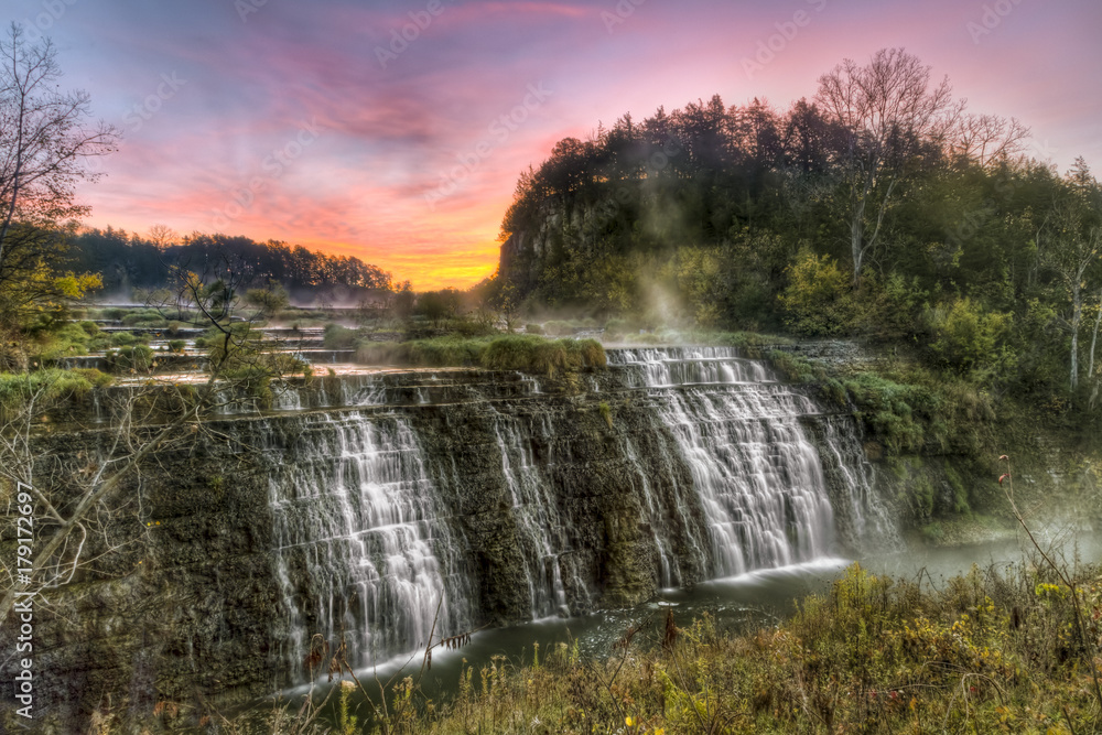 Fototapeta premium Thunder Bay Falls Sunrise - Galena, Illinois