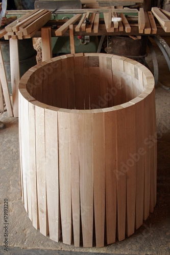 Assembly of a barrel, called 