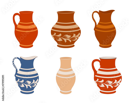 Set of ceramic crockery. 