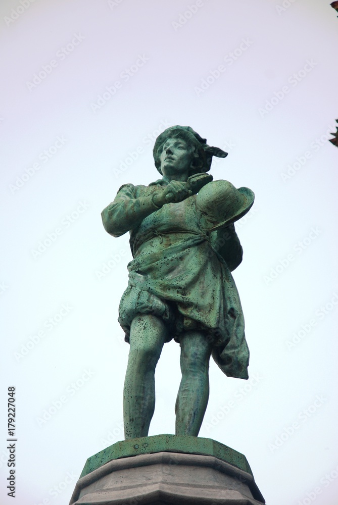 Petit Sablon : Les statues de métiers anciens (Bruxelles)