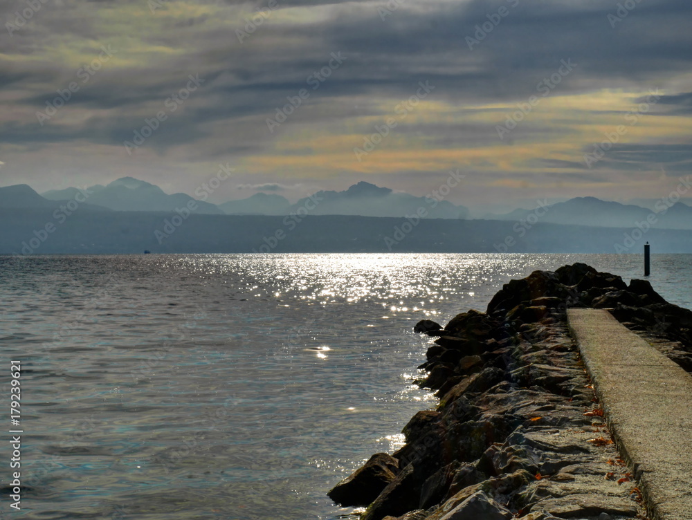 Vue sur le lac Léman depuis Vidy, Lausanne, Suisse