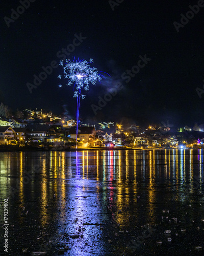 Feuerwerk am zugefrorenen See © ARochau