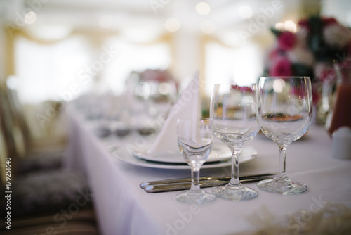 preparation banquet decoration table