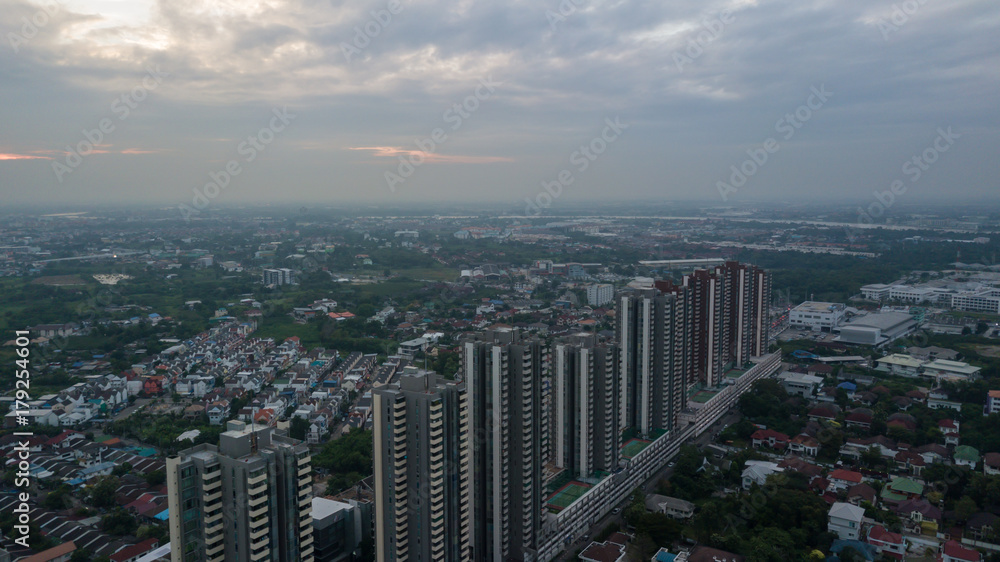 Obraz premium Sunset in the city