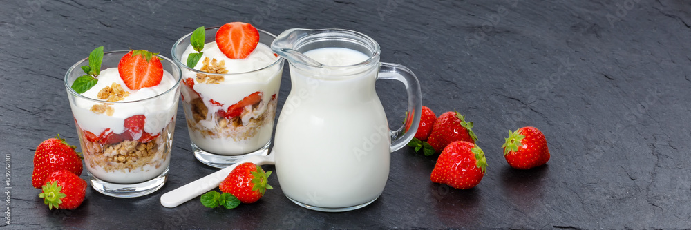 Erdbeer Joghurt Erdbeerjoghurt Erdbeeren Glas Früchte Müsli Banner ...