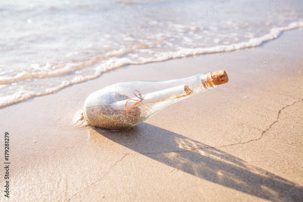 Obraz premium Message in a bottle
