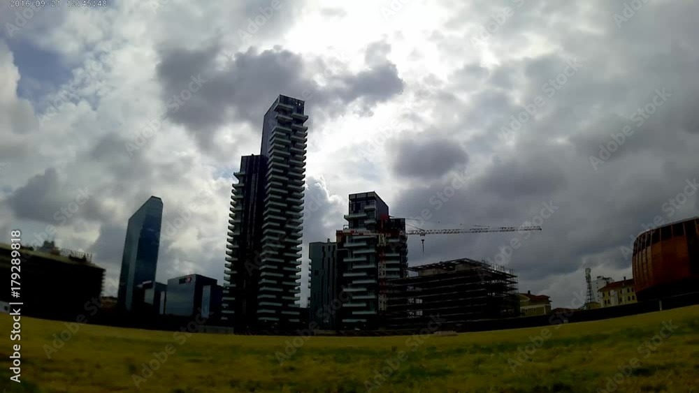 Skyline di Milano time lapse grattacieli