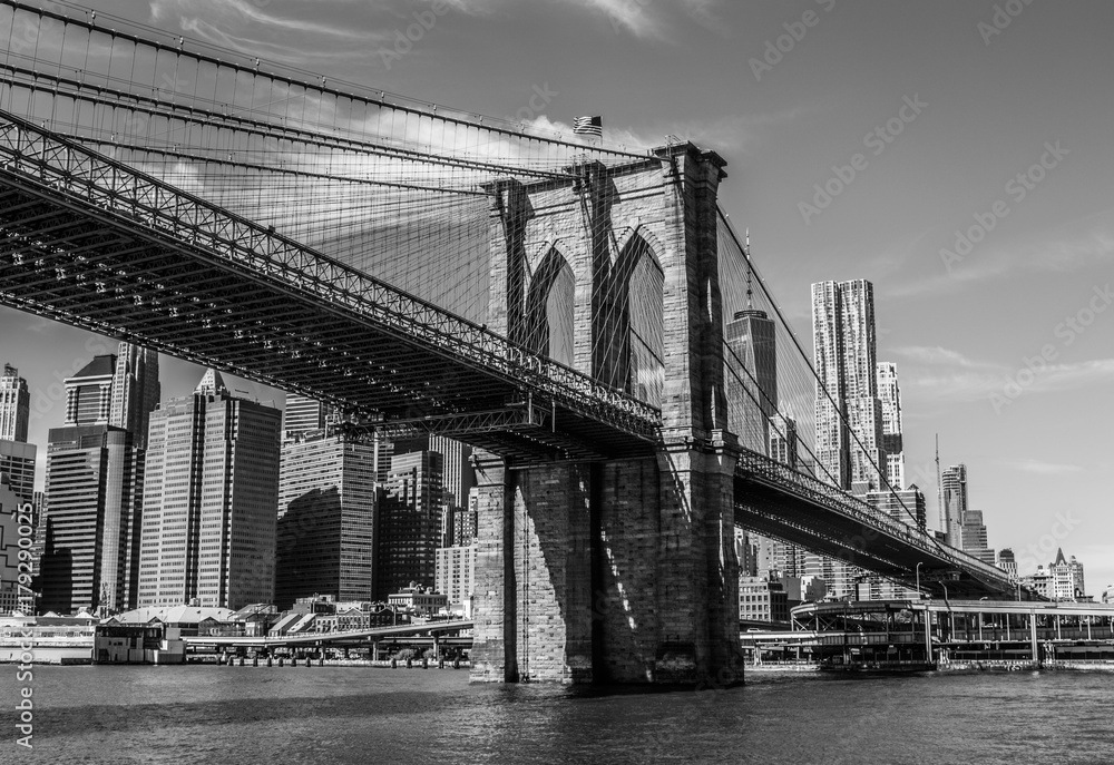 Fototapeta Nowy Jork, Skyline mit Brooklyn Bridge