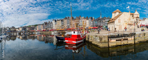 Bild auf Leinwand Honfleur harbour, normandy city in France