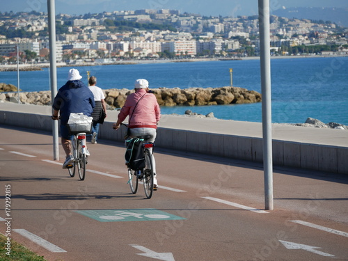 vélos sur voie cyclable