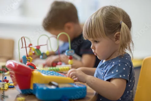 Fototapeta na wymiar Edukacja i zabawa w przedszkolu