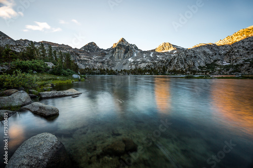 Wallpaper Mural Howling winds never kept water still Torontodigital.ca