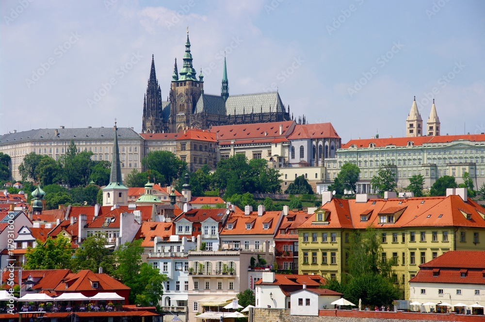 Praga - widok od strony Wełtawy - obrazy, fototapety, plakaty 