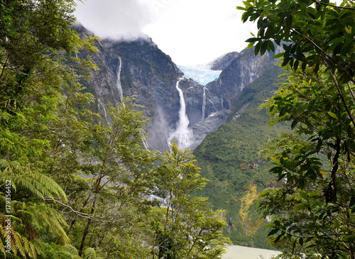 Parque nacional Queulat cascada photo