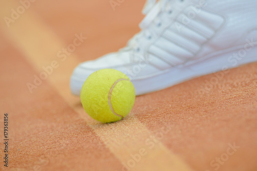 tennis ball on line © auremar