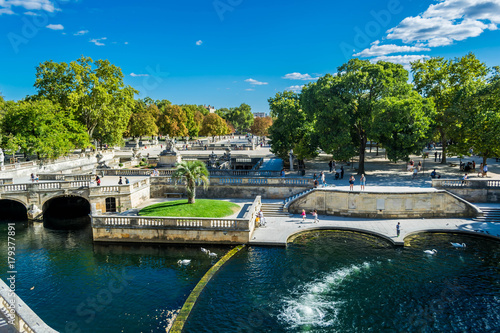 Nîmes touristique.