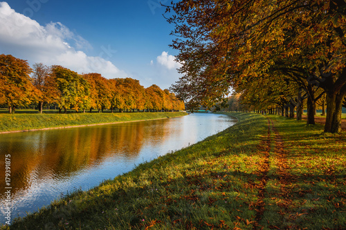 Decksteiner Weiher im Herbst photo