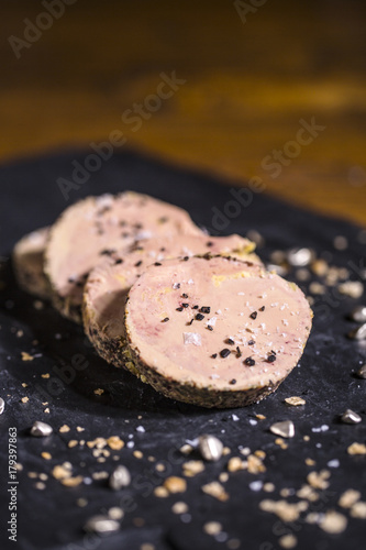 Wallpaper Mural foie gras  Torontodigital.ca