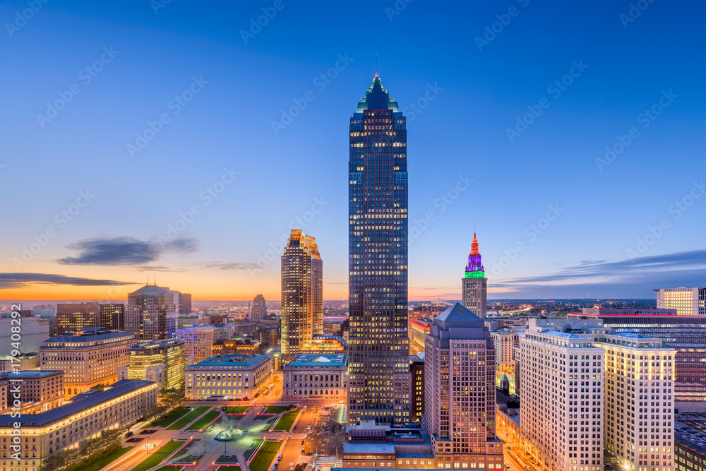 Cleveland, Ohio, USA downtown city skyline. - obrazy, fototapety, plakaty 