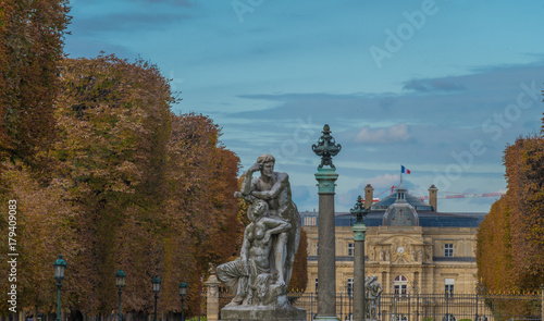 Εκτύπωση καμβά Jardin des grands explorateurs on a fine autumn day in Paris