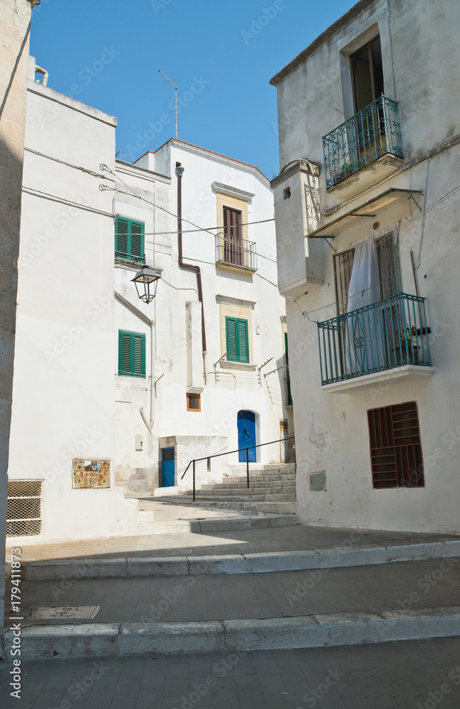 Alleyway. Castellaneta. Puglia. Italy.