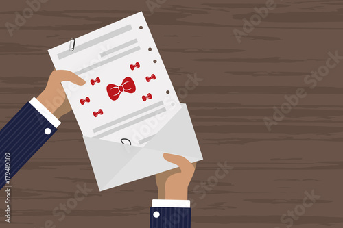 Person verschickt Brief - Schleife