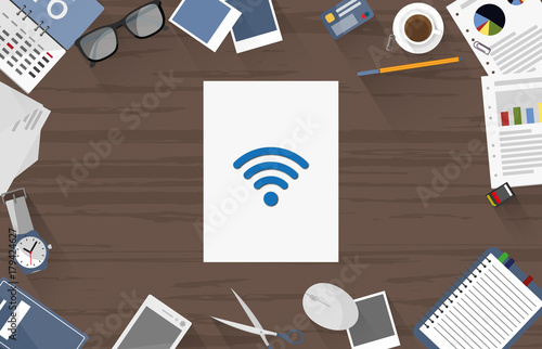 Wifi - Dokument auf Schreibtisch