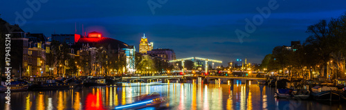 Photography Canal à Amsterdam la nuit, Hollande aux Pays-Bas