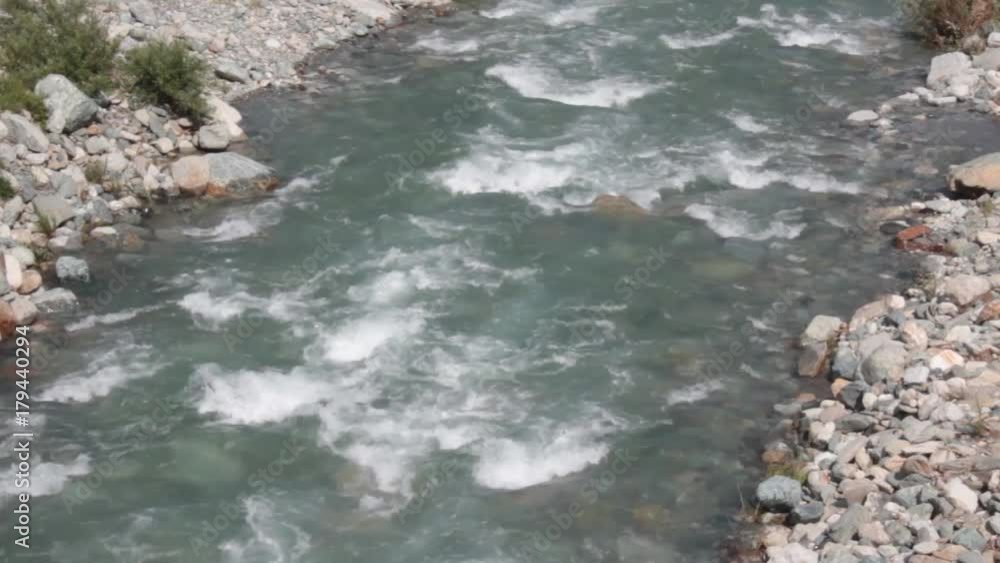 Fiume Pellice nelle Alpi Piemontesi Fiume Pellice nelle Alpi Piemontesi