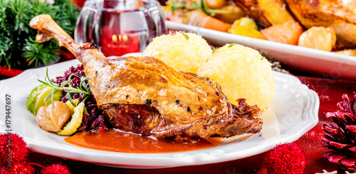 Canvas Print Weihnachtsgans knusprig gebraten (ente)