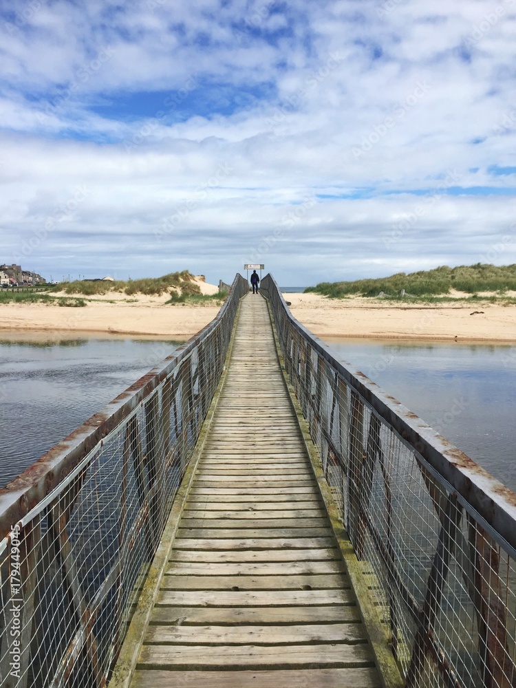Bridge to the Scottish seaside 