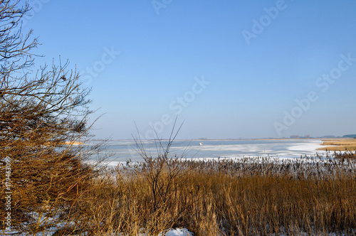 Winterlandschaft in Waase auf R  gen  Ostsee