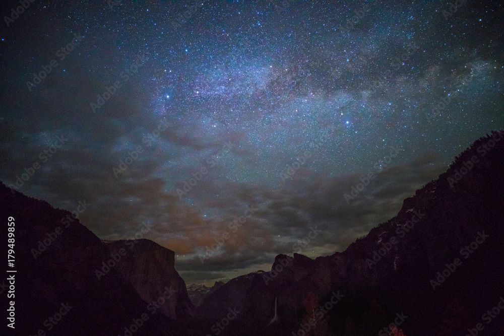 Milky way over Yosemite national park