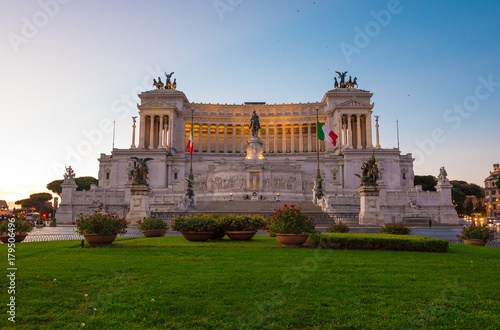 Fotografie Rome, Italy - The Vittoriano monument at Piazza Venezia square, also know as 'Al