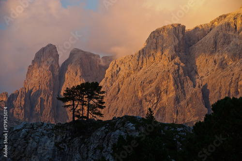 Sunset at Sella Group, Dolomiten, Italien photo