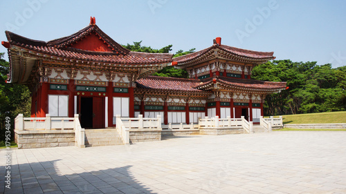 The Koguryo Tomb in North Korea © Grzegorz