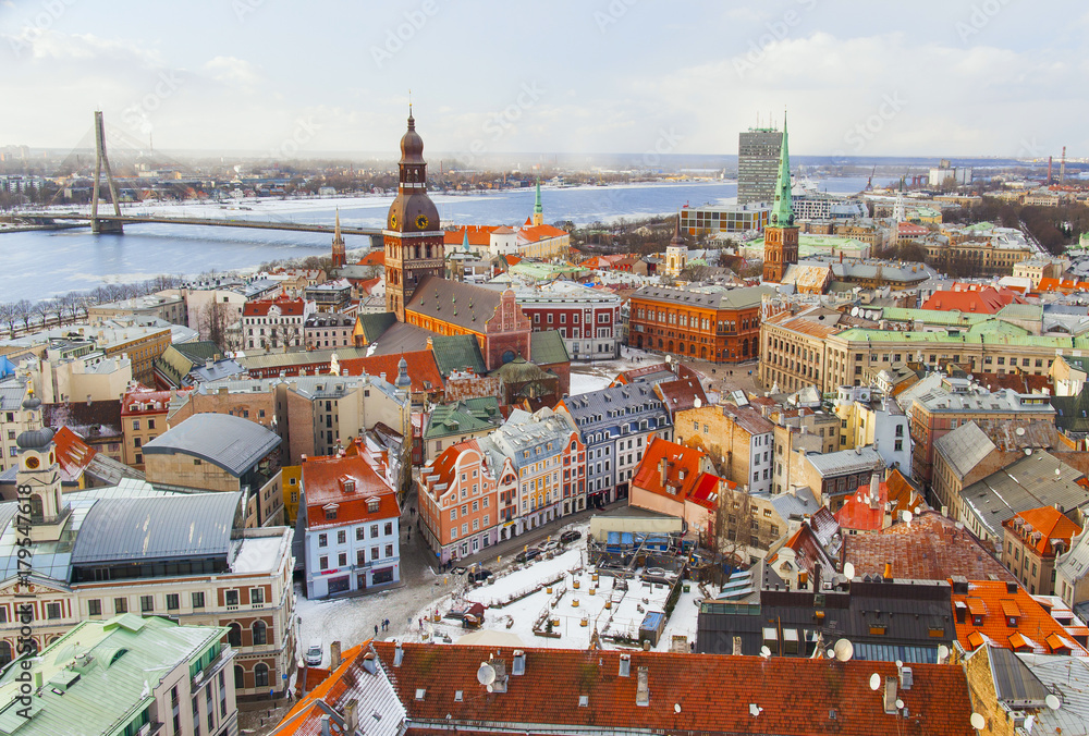 Fototapeta premium panorama of the old town of Riga
