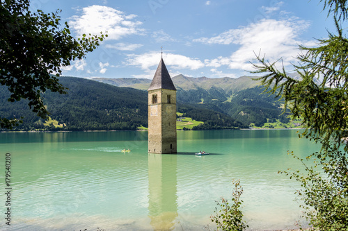 Italien - Vinschgau - Kirchturm von Altgraun - Campanile di Curon Venosta Vecchia photo