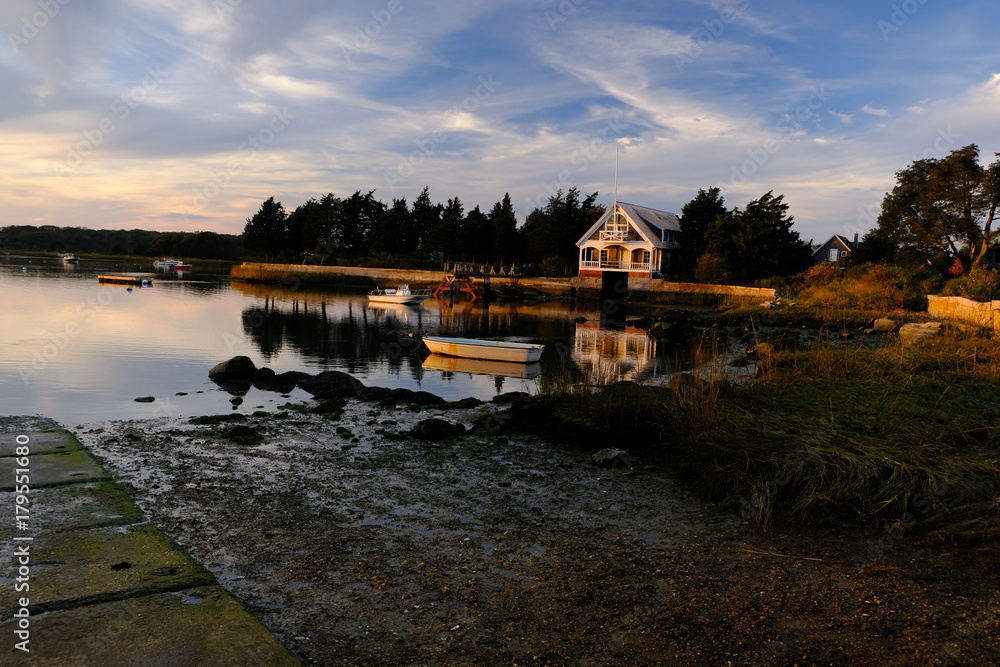 Fototapeta premium house on lake
