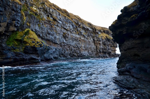 フェロー諸島 Faroe Islands エストゥロイ島 エストロイ島 Eysturoy Island ギョグ Gjógv © Enken