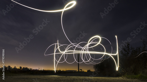 Fotografi Drawing with light at night