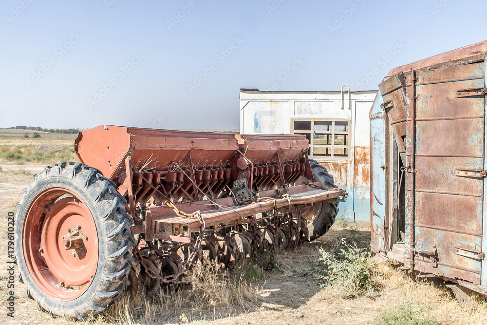 Old sowing machine