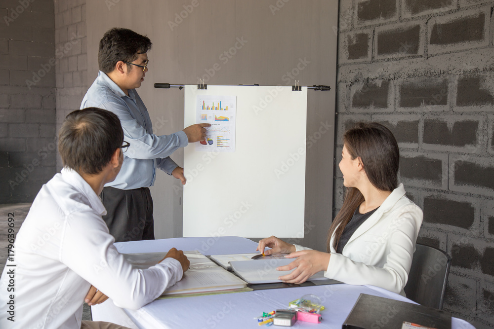 Obraz premium Business work concept Planning, Teamwork for Success organization. Selective focus.