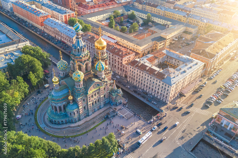 Fototapeta premium Church of the Savior on Spilled Blood in the sunlight, Saint Petersburg, Russia