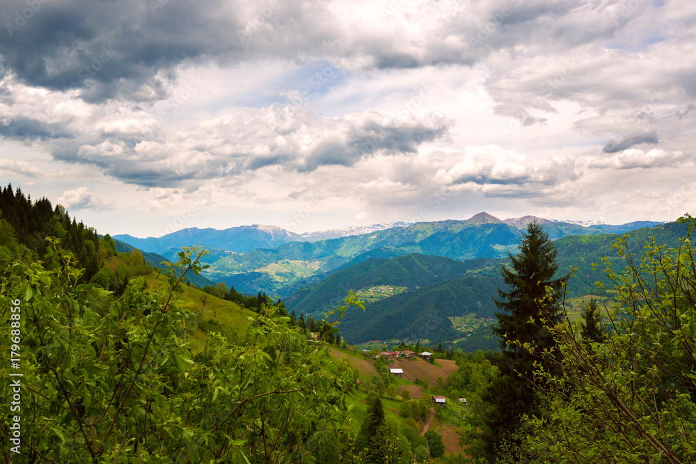Obraz premium Epic view of the countryside in the mountains