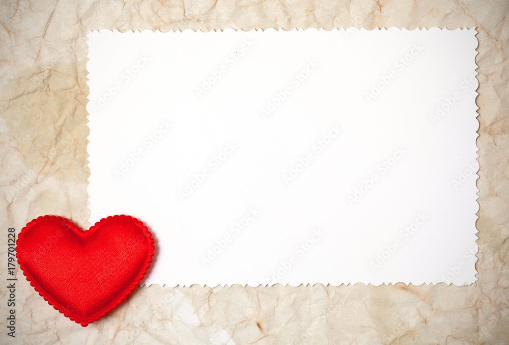 Fototapeta premium heart with a blank card