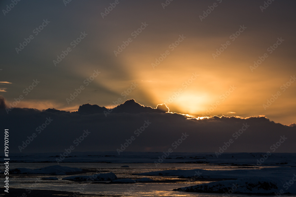 Sonnenuntergang an der Isländischen Küste