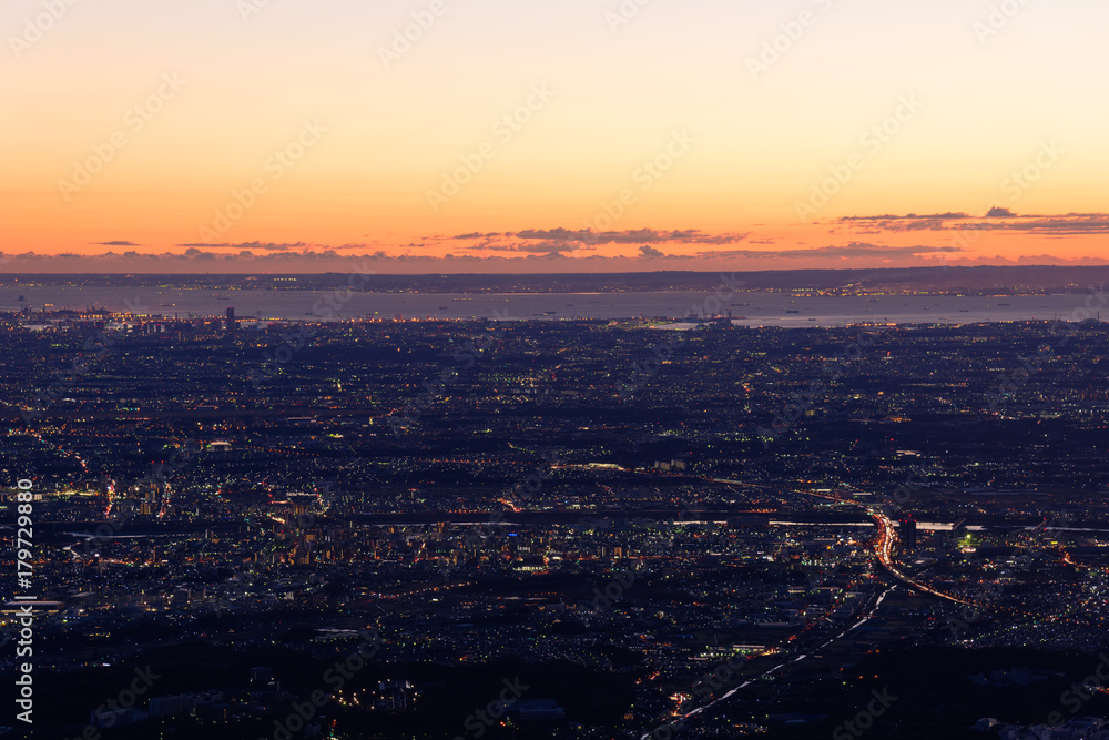 東京～横浜～湘南の夜景　マジックアワー　丹沢大山山頂からの風景