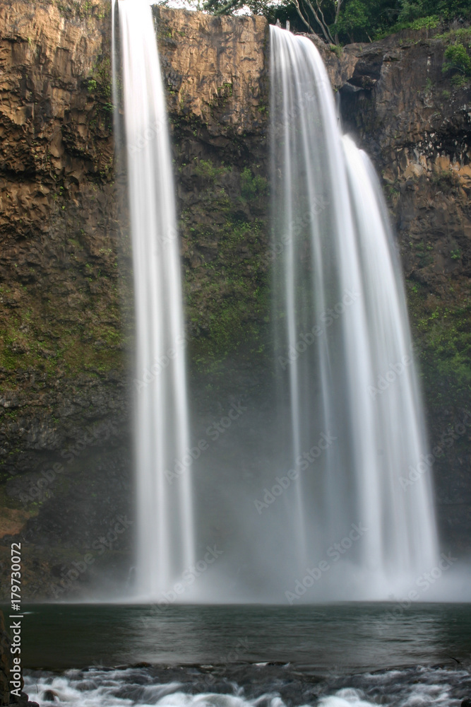 Obraz premium Wailua Falls from Below